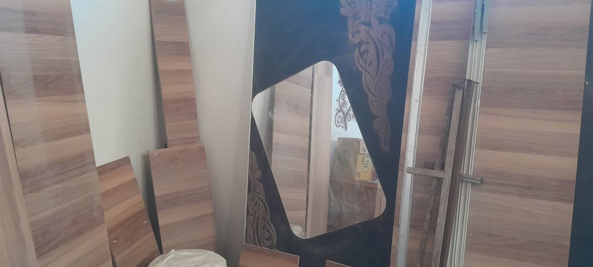 غرفة تركيه للبيع ٥قطع 
***********
