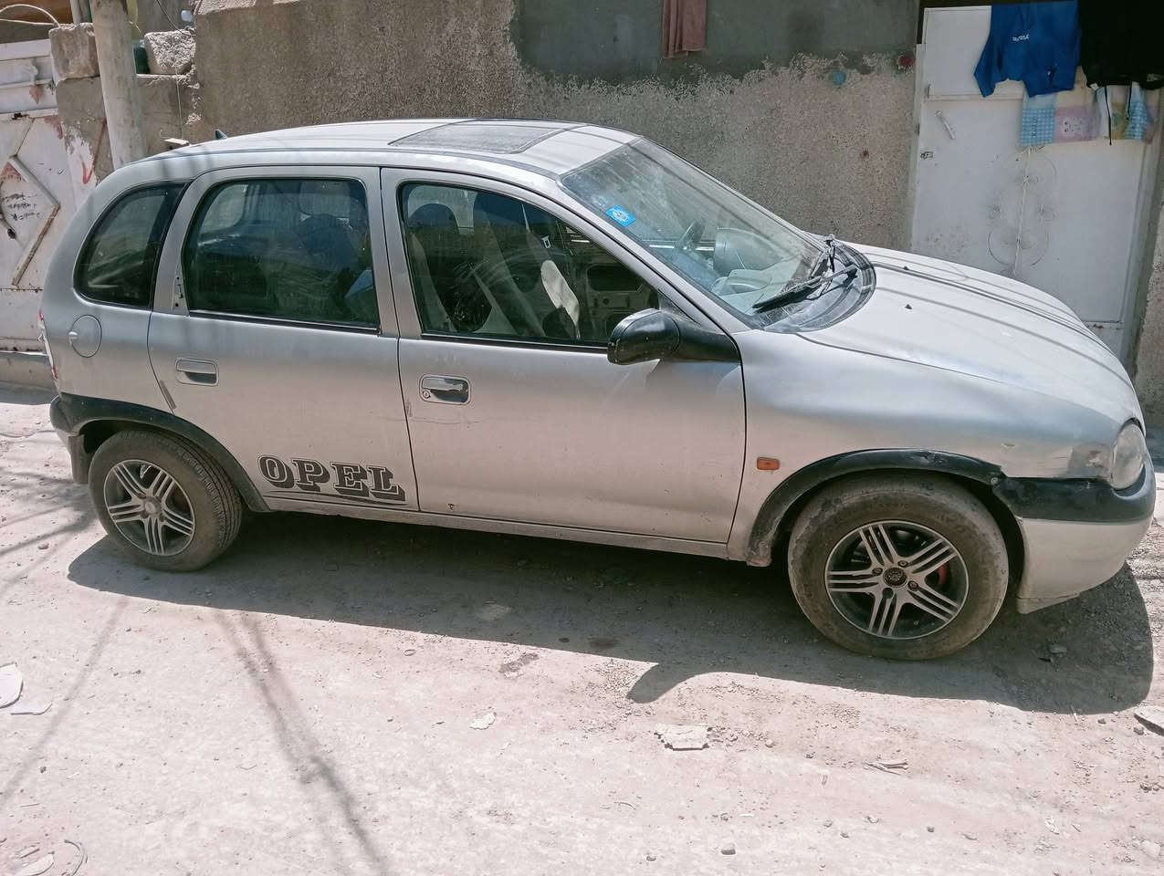 المكينه خير من الله مابيهة نقص السياره جاهز مكينهسلام عليكم اوبل فيتا موديل 97 رقم بغداد هزه جديده  بسمي مداور ثاني يوم كير 1800 فتحت سقف أربع دسك جام وتماتيك كير اوتماتيك السعر 25 وبيهة مجال رقم الهاتف *********** واتساب فقط
