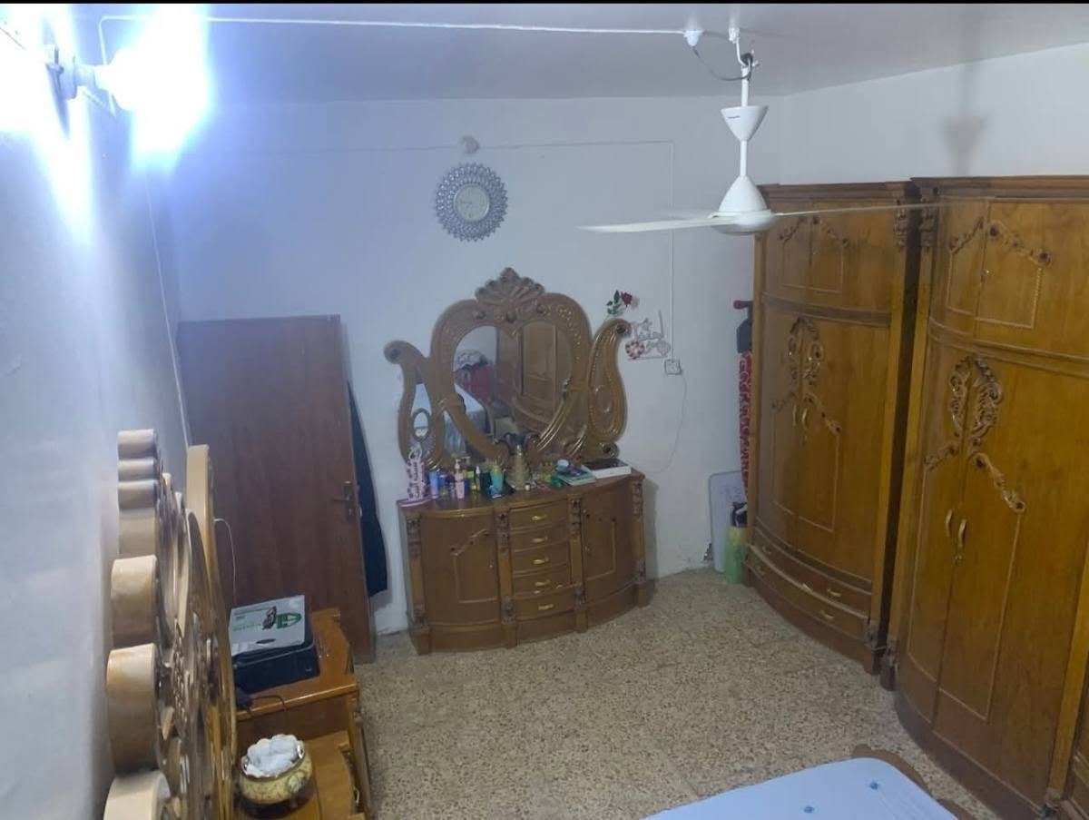 بيت للبيع 🏠
بحي العسكري كوفه  يبعد 5 دقائق عن مسجد السهلة 
المساحه 170متر  عرض الشارع 8متر
الطابق الارضي ستقبال و صاله و مطبخ و صحيات 
ساحه خارجيه معه صحيات 
الطابق الثاني يحتوي على غرفتين نوم 🛌

للتواصل :📞***********
