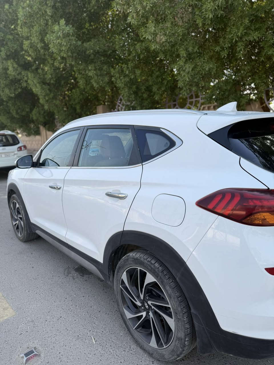 السلام عليكم توسان ٢٠٢٠ خليجية
رقم بغداد مشروع وطني

محرك ٢٠٠٠ دوش  

بصمة

كراسي كهرباء 

حساسات خلفية 

خمس عدسات

 داخل جلد

بيها بارد بسيط بالجاملغ الامامي 

وبارد بالباب الخلفي عكس السائق 

مكان السيارة كربلاء 

السعر ٢٠٣ وبيها مجال 

للاستفسار *********** 

او على الخاص
