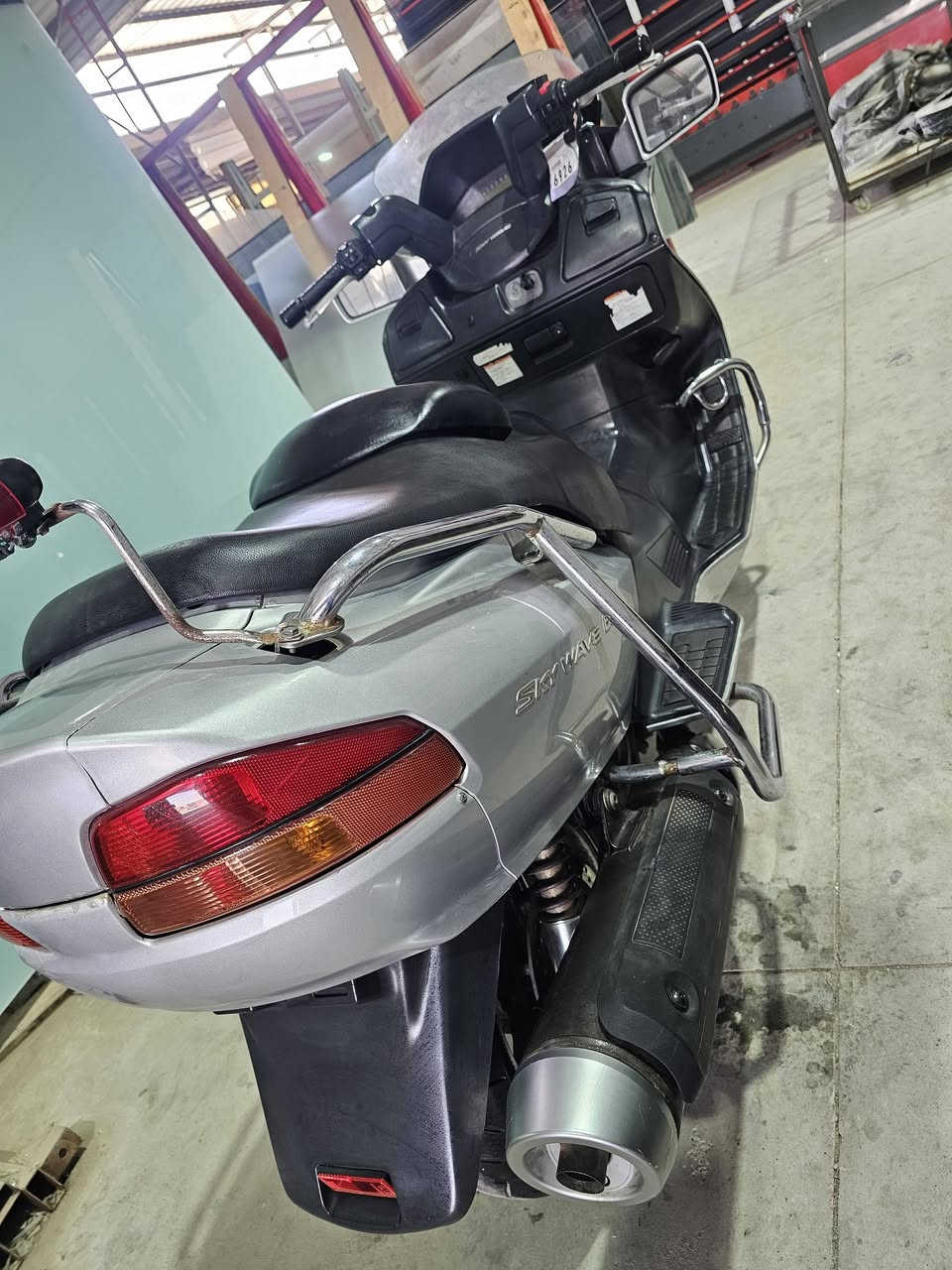 دراجه البيع مكفوله كفاله تايرات بلاديات بلاديه عميه الدراجه ام دروعه بلاديه كفاله دراجهه
ماشيه الدراجه.  ١٢ الف فقط  دراجه كارتون  واحلا من الصوره 

السعر ٢٥ وبيه مجال الشراي. *********** اتصل وتدلل مكان الدراجه.اربيل
