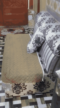 ديوان للبيع 8 قطع نضيف السعر 300 الف للاتصال 07713550114