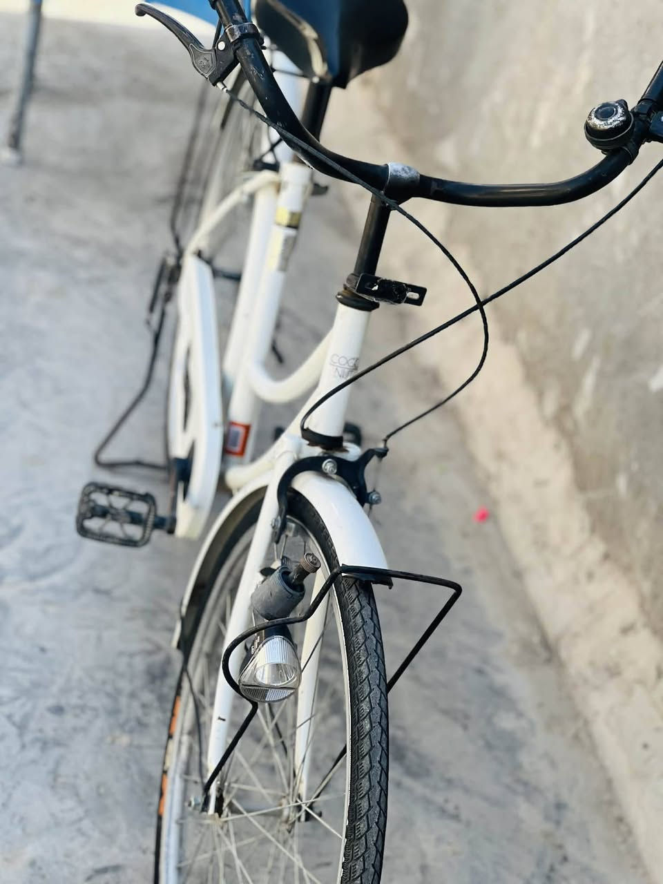 السلام عليكم بايسكل بناتي حجم 26اللبيع كامل غراضه بريكات كامله العنوان نعمانيه لاتصال عل رقم ***********
