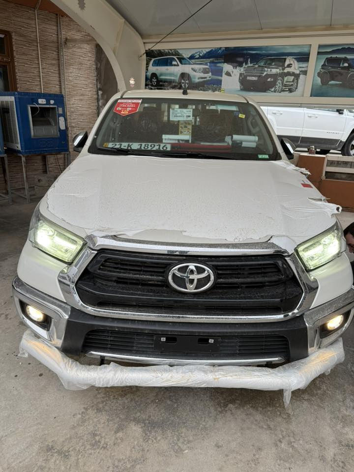 بسم الله الرحمن الرحيم هايلوكس٢٠٢١ گير عادي سعودي لون ابيض صدفي رقم سليما نيه بسمي  سياره بل كارتون📦📦  اخت زيرو ماشيه ٢٨كم حقيقي واحد علي واحد نقته ما بي مكفول كفاله عامه سنه ويه جديد رقم جديد  كامل غراض بيلا د موجود مكان سليمانية رقم شرت تحويل وكاله  سعر ٢٨٠ بيها مجال  رقم  تلفون ***********
