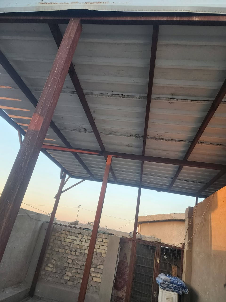 عازوله للبيع ارضيته سندويش وجينكوه ثخين عنوان بغدادتليفون ***********بي واتسب فقط وسعره مناسب ومستعجل عله بيعته
