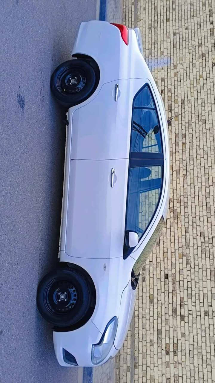 السلام عليكم . سني هندي بليتة زرگه مديل ٢١ كفالة من الصبغ والتبديل ما عدا طخات بسيطة . السعر ٩٨$ العنوان البصرة 
*********** Singapore
