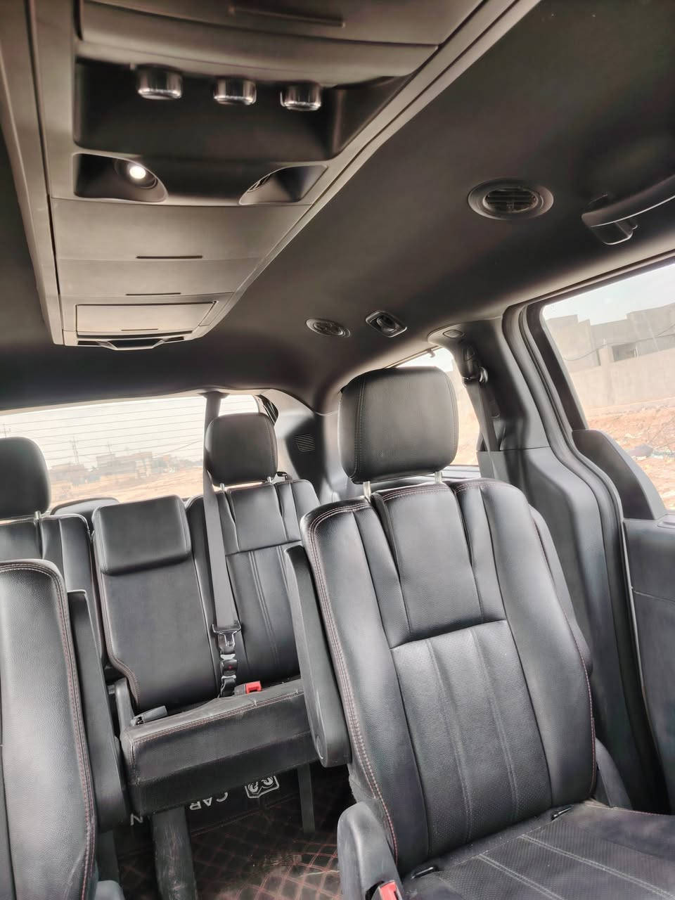 دوج كرفان ٢٠١٩ بغداد الحادث تبديل جاملغ أمامي عكس السائق والبنيد جي تي المواصفات معروفه كلها كهرباء فرس سقفي وارضى ثلاث قطع تبريد السعر ١٧٠ ورقة او مراوس مع باسفيكا حديث للاستفسار ***********
