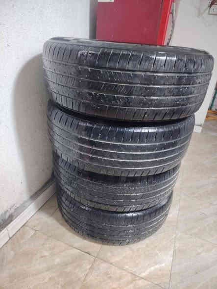 تايرات قياس 275/60/20 
انتاج 2024
السعر 350 
***********
عنوان البصره
