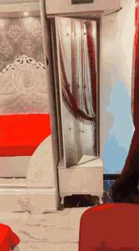 غرفه تركيه اصلي تتكون من 11 قطعه نضافه فوال اي ضراره مابيهه إذا بيهه ضراره اني خسارك جديده بلجيس شاهد الله سالي شهرين جايبها وماستعمالهه ابد بس اني انام بيهه الغرفه واريد بيعهه السعر مليون و1200 الرقم *********** بغداد مدينه الصدر
