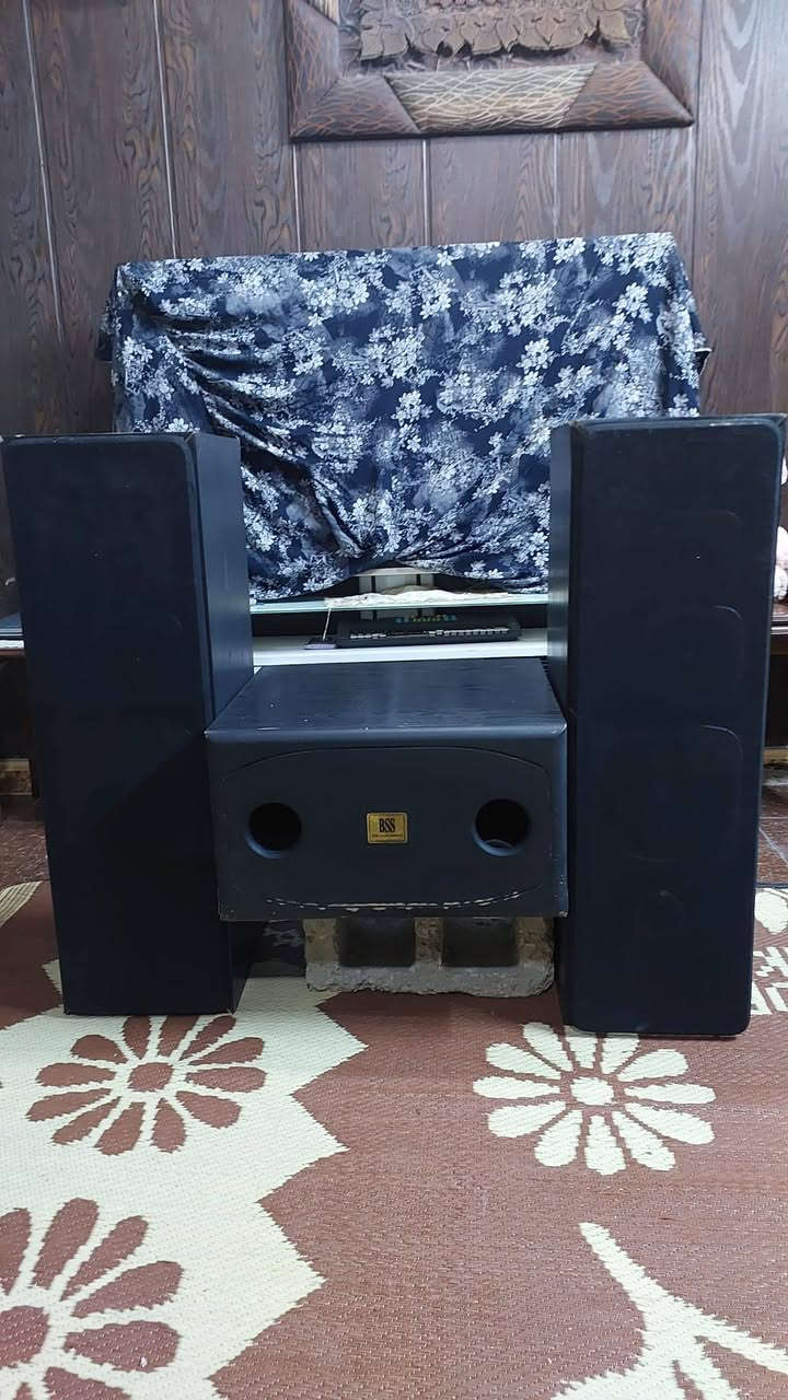 سيت سماعات ومضخم اوربي المنشأ ماركةBSS
BestSoundSystems
250 watts Program
عبارة عن 3قطع .. قطعتين سماعات تريبل وقطعة مضخم صوت بيزز
السستم نظيف كلش وع الفحص مداخل اي تصليح السماعات والمضخم جديدات كاش يرهم لجميع الصالات الكبيرة او الجوامع والحسينيات نقاوة صوت جميلة جدا 
للاستفسار اكثر التواصل ع ااصفحه او الاتصال على الرقم ***********
واتساب .. علمآ مكاني بغداد /بغداد الجديدة
