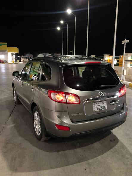 السلام عليكم سنتافي امريكي 2012 فول مواصفات محرك 6 سلندر دوش
-فتحه سقف
-بصمه / تتقفل تلقائي عند الابتعاد عنها
-تشغيل عن بعد
-كشنات جلد + تدفئه 
-كشنات كهربائي 
-مانع انزلاق
-مانع منحدر 
وبيها موصفات بعد 
-كير ومحرك مكفولات من الفتح 

الحادث بنيد وراجع نفسه بدون صبغ فقط كلير
السعر/ 148 وبيها مجال
للاستفسار اكثر /***********
