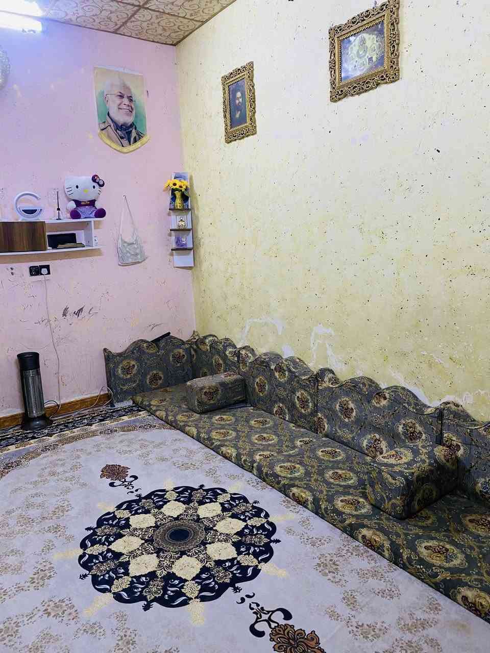 بيت للبيع في القبله حي القائم
المساحه 100متر 
لتواصل:***********
