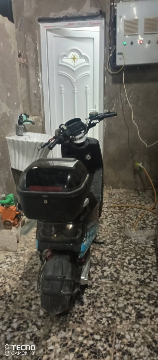 للبيع دراجه شحن 6بطاريات وموا صار من اهواي من أخذته السعر 600وبيه مجال قليل مكان نجف كوفه شارع المعمل الرقم ***********
