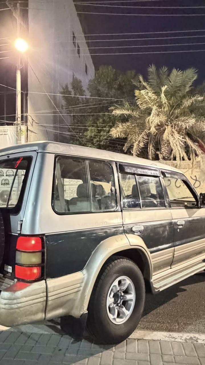 السلام عليكم باجيرو للبيع رقم بغداد بسمي مكان السياره بصره تحويل ثاني يوم في البصره مكينه امحور مكينه ففيتي خير من الله مديل 1998 يسره ابلاد كهرباءيات كلع شغاله السعر 65 الشراي يتصل ***********

