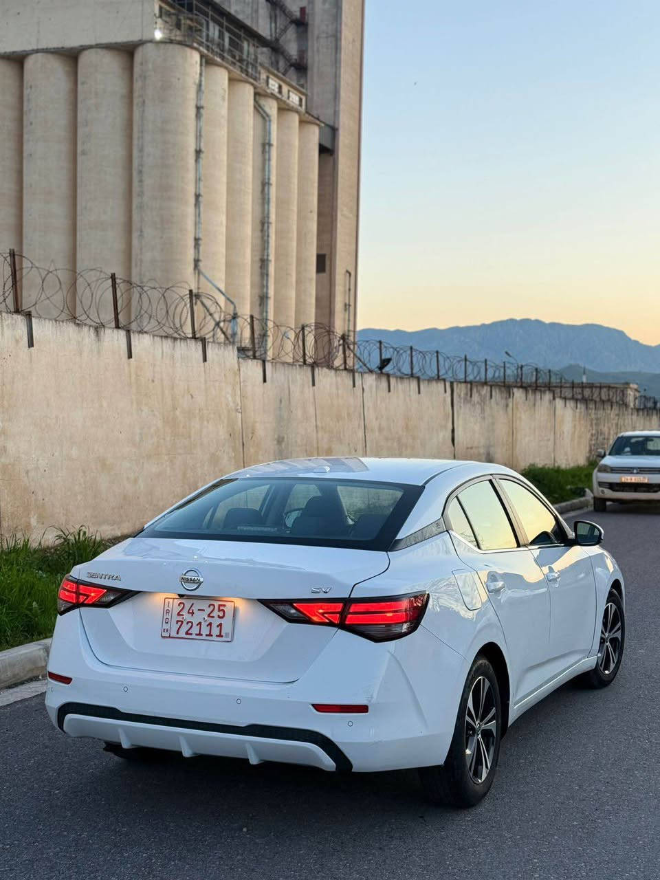 نيسان سنترا ٢٠٢٣ sv
 جاملغ و دركهي نفري صبغن وكه ل نيف دوسه صبغه
برشوت سستمه
58 هزار مايل جويه 
سعري وي ١٢٥ مجال كيم 
*********** زاخو, دهوك
