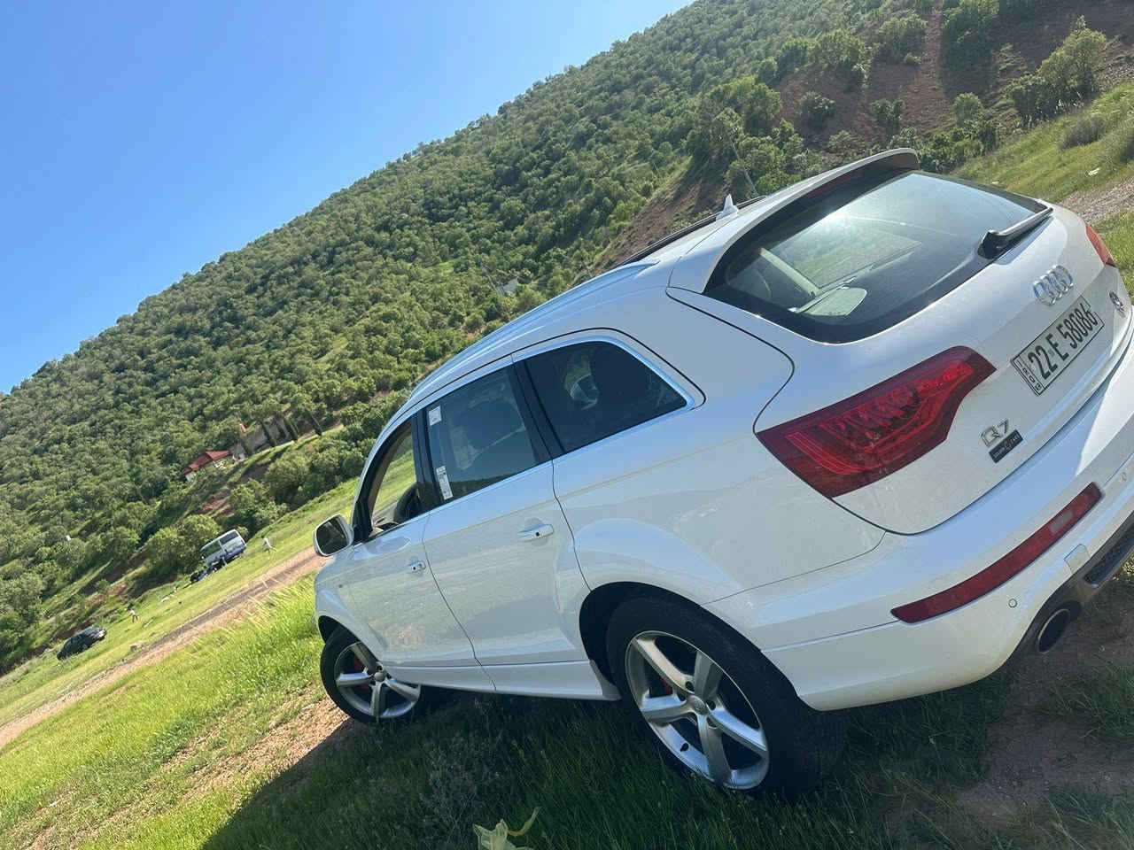 اودي Q7للبيع موديل2011 مكفوله كفاله عامه من ضربه والصبغ وكالة سردار السياره ماشيه163الف كيلو السعر 150$الاتصال علا الرقم ***********1
