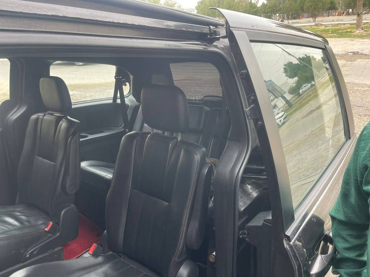 سلام عليكم دوج كرفان مديل 2020 كير ومحرك وحداديه كفاله تبريد شغال منضومه غاز بيه اربع قطع مبدله بيبان كهربائيه ٧ راكب ٣ قطع تبريد فول مواصفات سعره 145وبيه مجال مكان السياره نجف ماشيه 38 ***********
