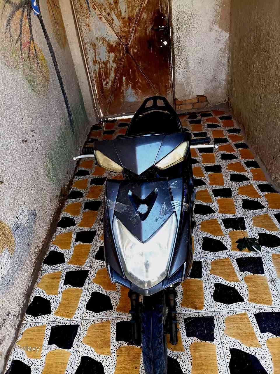 دراجه سكنس للبيع 
ماعوزلها شي 
كرهبايات كلها شغاله سلف نكره  وحده وهندر دراجه رزنه
السعر ٣٥٠بيها مجال  
ستفسار ‎0788 920 0878
خاص متواجد
