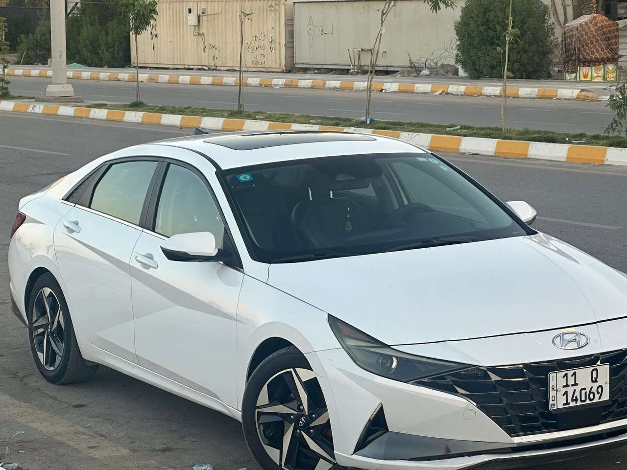 السلامع عليكم النترا هايبرد 
موديل 23 فوووووول للاخير
رقم بغداد
 حادثها دعاميه فقط بدون ايرباك
السعر 147$ وبيها مجال بسيط
***********
