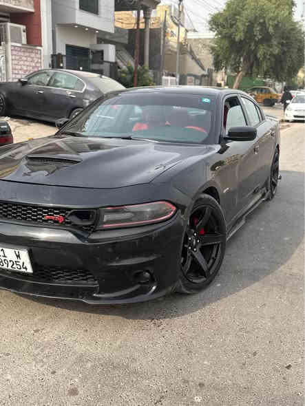 جارجر 2017 RT 5700 للبيع فول مواصفات عدا الفتحة حادثها موضح بالمنشور جداً بسيط وصار بيها هنا هم صبغ يعني 5 قطع فقط بدون ايرباك بس مال برده طاك وراجع الباقي كله سليم 
السيارة بدون لغد وبدون شاصي وكلش نظيفة وحلوة وعليها هواي اضافات لحاية دفيوزر srt بنيد مبدل srt لد داخل المازده متغير الالوان على التلفون يشتغل  ولد داخل السيارة اكثر من 40 لون السيارة عليها برمجة يم غيث طلقات وفصلة وفتح رون وسيفتي كاملة للسيارة 
كلشي مناقصها وسعرها مناسب لان مابيها دواخل ولا ايرباك 
ملاحظة السيارة صوتها بلادي وكلش حلو وقوي 
مكان السيارة بغداد حي الجهاد
***********
السعر 167 وبيها مجال شي كلش كلش بسيط حك الجية بغداد
