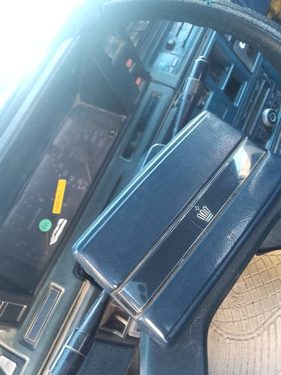 سياره سوبر موديل 85 قير ومحرك بطه 3000 فيفيتي جدد السياره ما بيها لا اخياس ولا ضربه رقم صدامي راعيها ما اندله مكفوله من السرقه ومن العشائر السعر 23 
*********** اتصال
