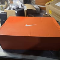 نايك اصلي • اندنيسي • قياس ٣٩