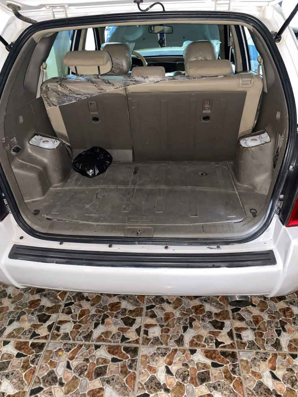 السلام عليكم
توكسن للبيع 2009
رقم اربيل جديد
صبغ بيها فقط المحدد بل بوند
اخواني اني مكلف بل نشر 
للتواصل مع صاحب السياره
***********
