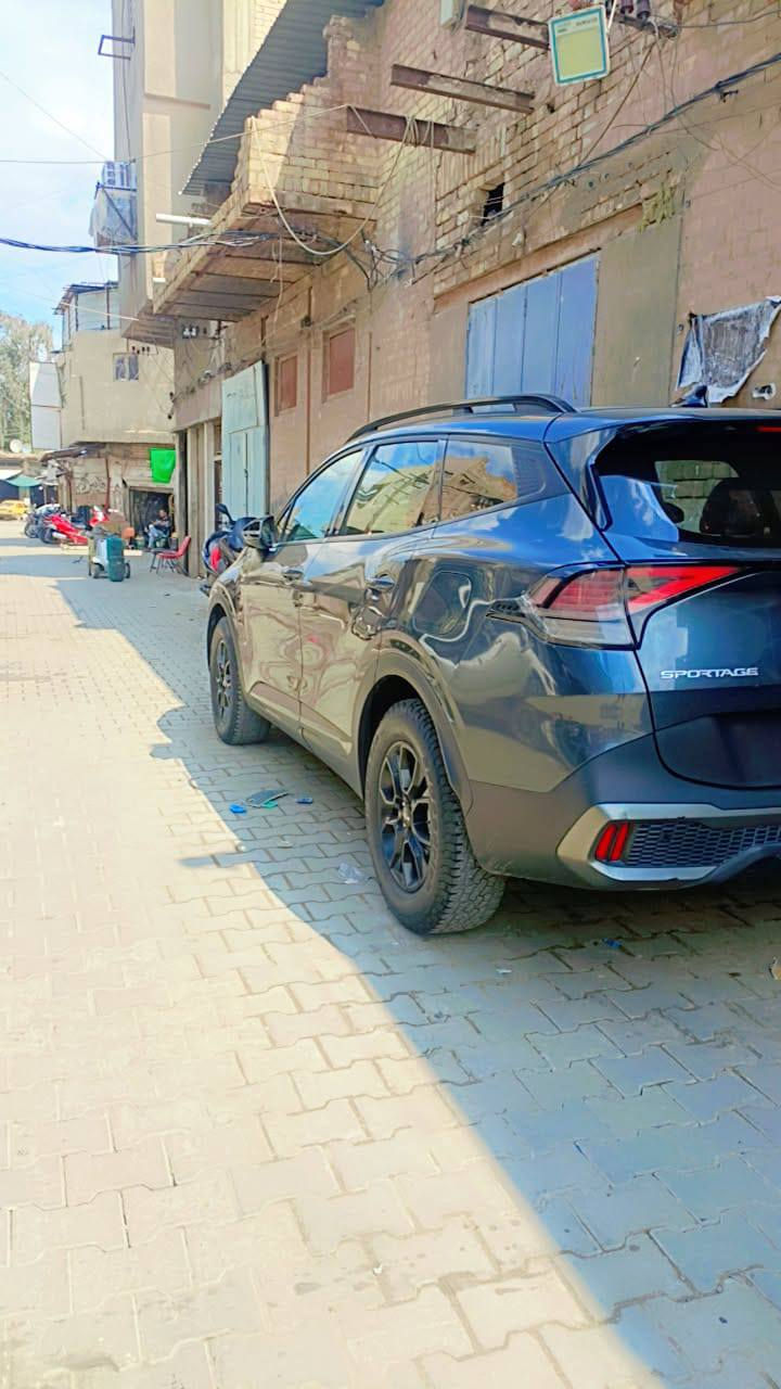 السلام عليكم عندي سبورتج XPR فول مواصفات حادثة بنيد ودعامي بنيد اصلي لون يعني سياره بدون صبغ بس دعامي ايرباك ستيرن ماشي شواصي ولغود ماكفوله ماشي45الف ايرباك ستيرن بسمي وسعر185)***********
