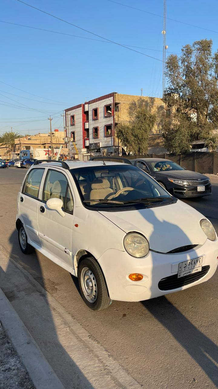 السلام عليكم كيو كيو موديل 2012 نضيفه جدا ضرره بس الباب السائق ومبدل اصلي رقم بغداد تحويل مباشر للبيع السعر 30
المكان بغداد الطالبيه 
للاستفسار ***********
