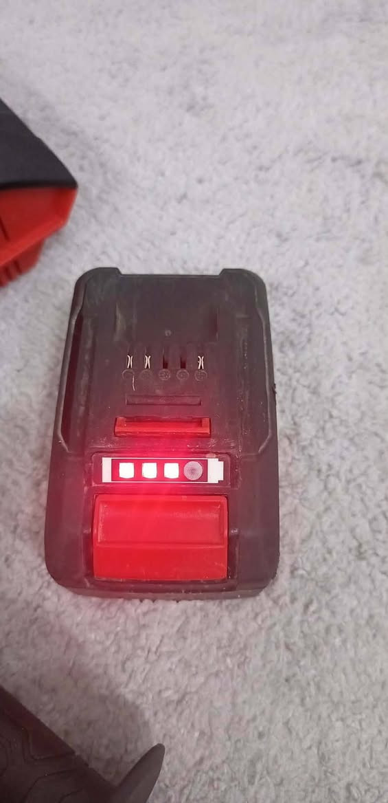 کۆسەرە+ پاتری 4 ئەمپێر + 2 شاحینە
واتس ئەپ ***********
