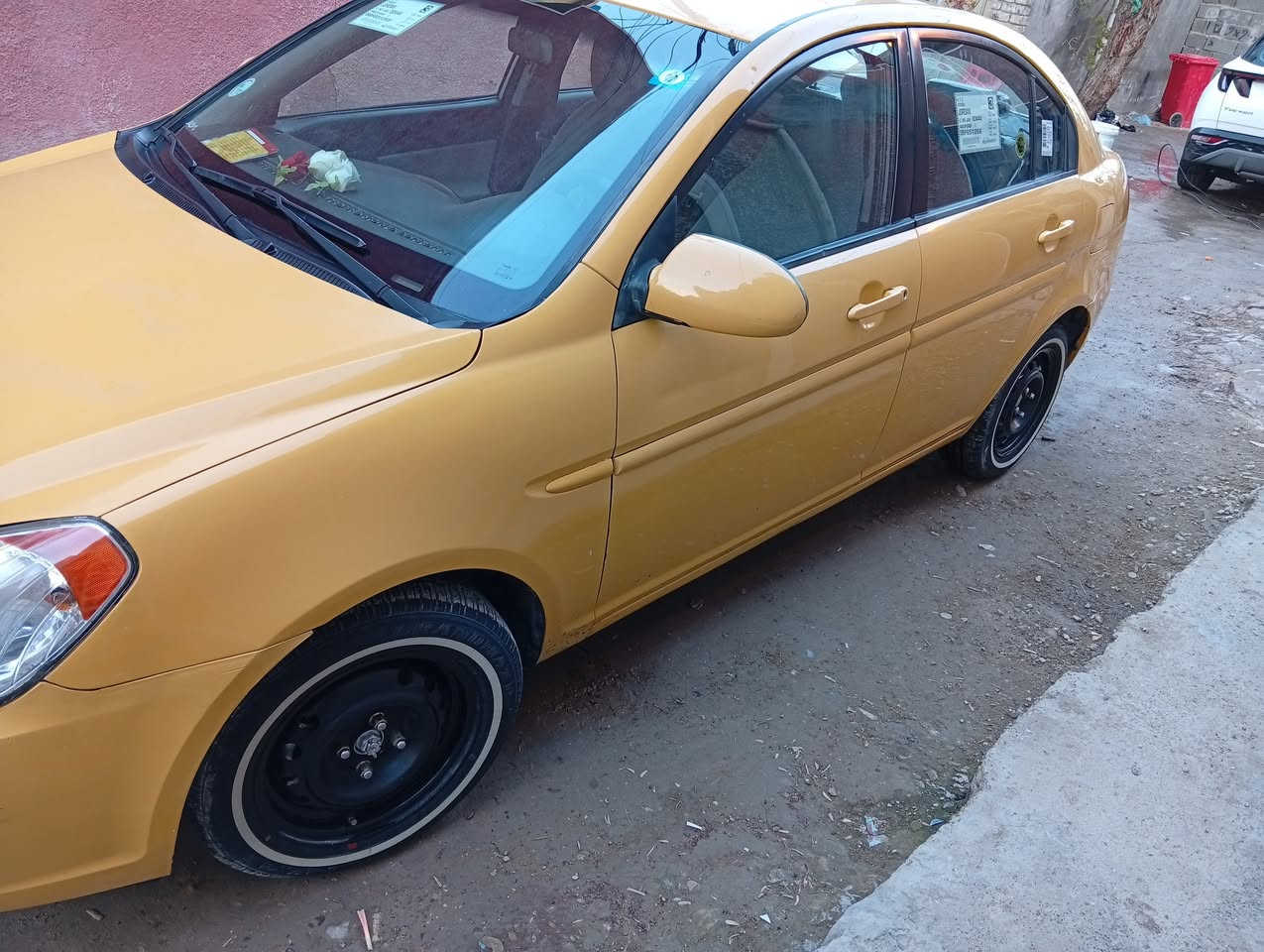 سلام عليكم اكسنت موديل 2010وارد امريكي سياره ليبل واحد كلها بيها ضرر باب الي وره النفر امبدل اصلي 
سياره صبغه اوله مكينا كير كبلايت شرط 
تخم تاير مصار سبوع مشدود صدر جديد تبريد تدفأ شغال
سياره كولها جاهزه مابيها نقص تحكمات 
وسياره احله من صور. مكانها بغداد حي اور 
سعرها 80وبيها مجال شي بصيط *********** اتصال و
وتساب
