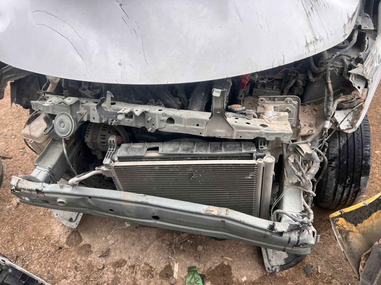 للبيع نيسان صني موديل ٢٠ 
سابقاً كفالة فقط باب العبري تعرضت لحادث الله يجفيكم الشر السيارة كير و مكينة و شواصي سليمة و صفحة و صندوك كذلك سليمة فقط بجم و صفحة سايق 
السيارة معروضة ب ٧٠ و بيها مجال بأسمي رقم بغداد 
الاتصال ***********
واتساب ***********
