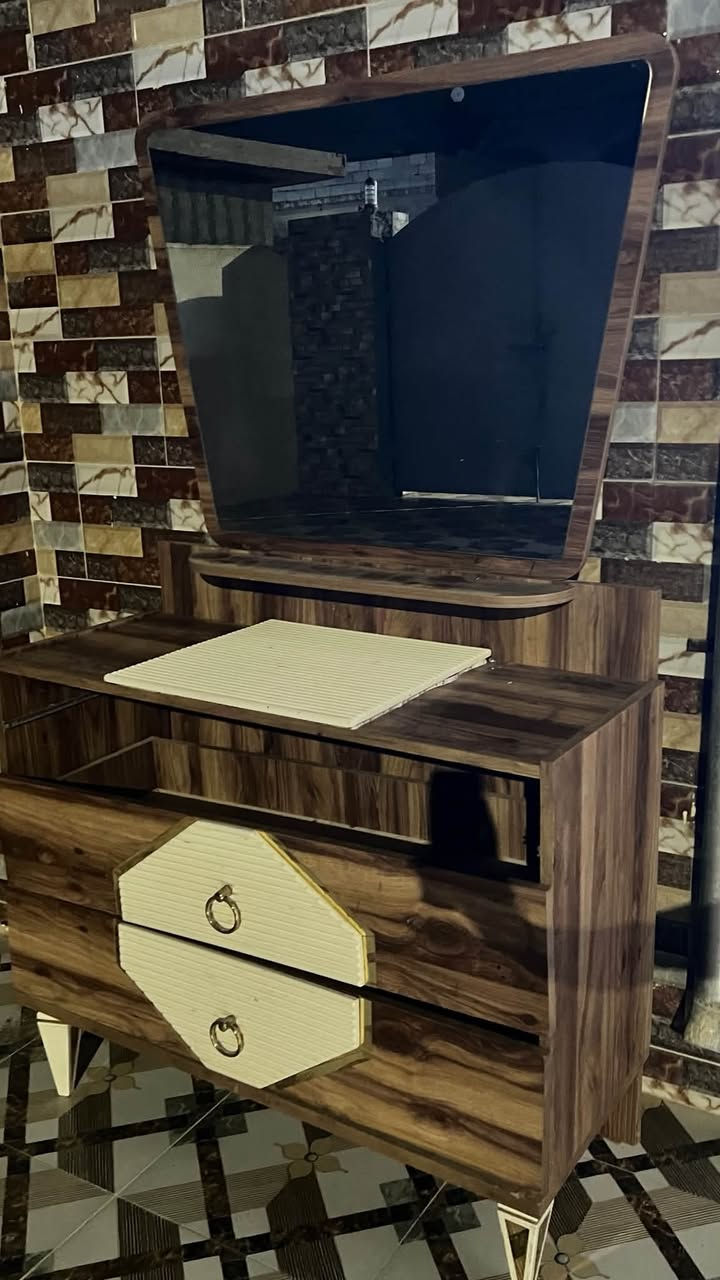 طبله وسطيه و٣ صغار
ميز مرايه
للبيعع


**إذا كنت صاحب هذا الإعلان وتريد حذفه لأي سبب، رجاءا أرسل رسالة إلى الدعم الفني**