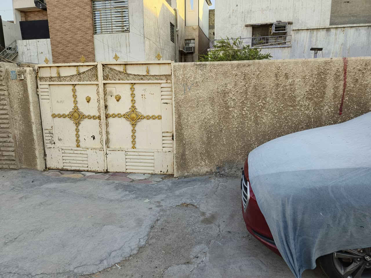 سلام عليكم
قطعة ارض للبيع بغداد منطقة المشتل مربع الذهبي موقع مميز قريب على شارع العام مساحته 133.5  نزال 25  واجه 5.10 
باقي تفاصيل رقم: ***********

