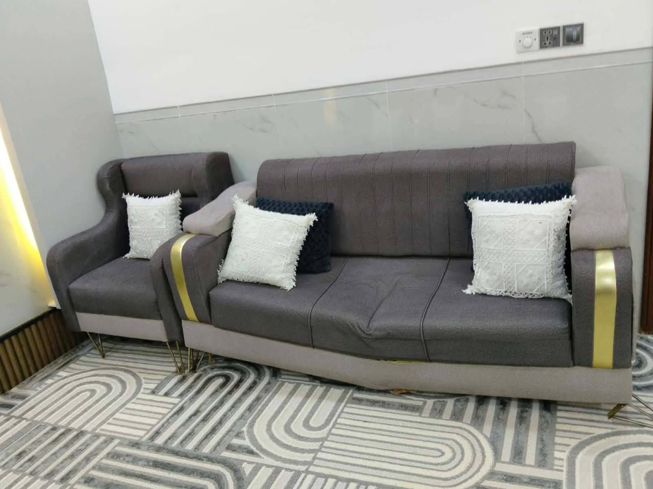 السلام عليكم
تخم للبيع بسعر 150 الف


**إذا كنت صاحب هذا الإعلان وتريد حذفه لأي سبب، رجاءا أرسل رسالة إلى الدعم الفني**