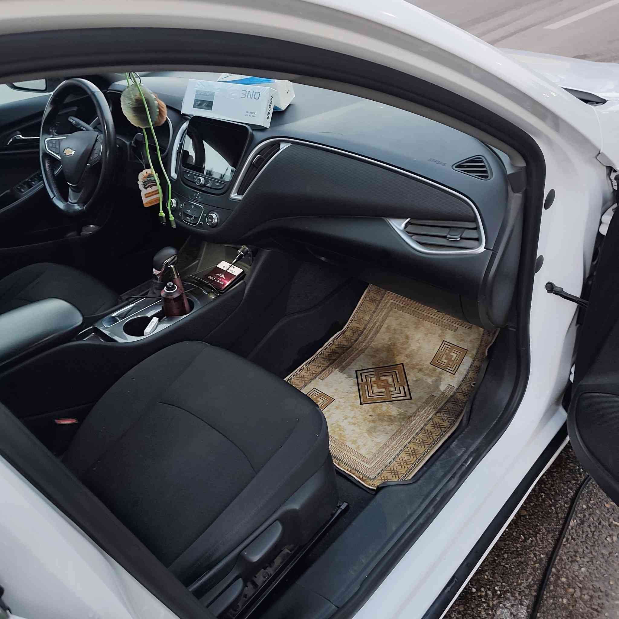 السلام عليكم ماليبو 21 RS رقم بغداد للبيع
حادثهة موضح بالصورة ماشية 108 
بيهة بارد جهة السايق بين البابين 
وبيهة طخة بالباب الخلفي مال السكن 
طخة كلش خفيفة 
دعامية جديدة مع لايتات 
كلشي جاهز بيهة 
المكان بغداد الشعب  السعر 120


**إذا كنت صاحب هذا الإعلان وتريد حذفه لأي سبب، رجاءا أرسل رسالة إلى الدعم الفني**