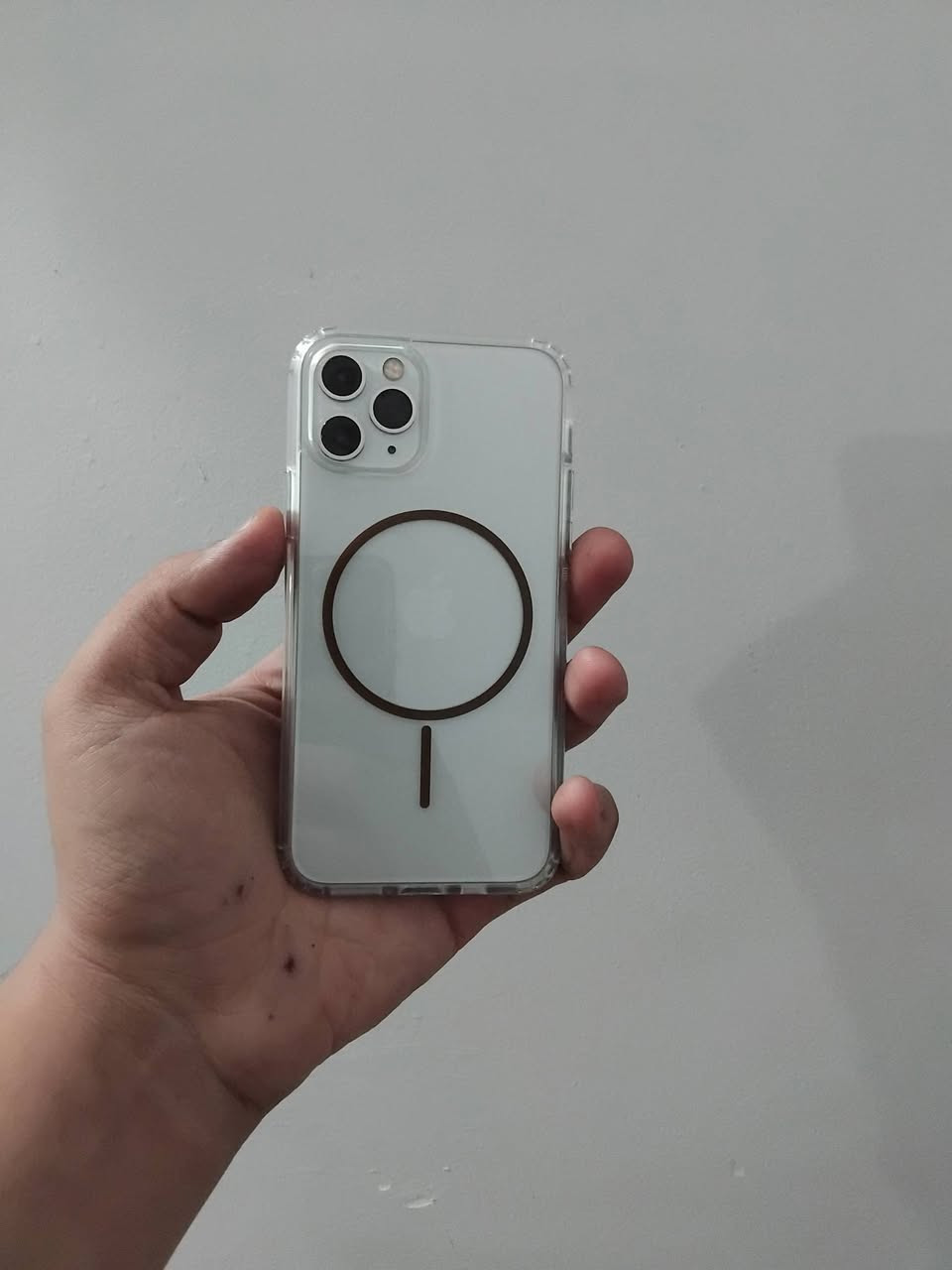 سلام عليكم أيفون 11برو الذاكره256البطاريه84 الجهاز نضيف حيل مو شويه فيس أيدي شغال كامرات يخبلن صوت عالي سيمكارت شغال شحن يخبل نت فول الجهاز ما بي أي عيب شاصي يخبل شخط مابي الجهاز فقط مبدل شاشه هاهيه ولبقيه كلشي مكفول لأمانه الجهاز أني ماخذه وتر قبل3تيام بدلته حلوه سعر260مكاني بغداد الغزاليه***********
