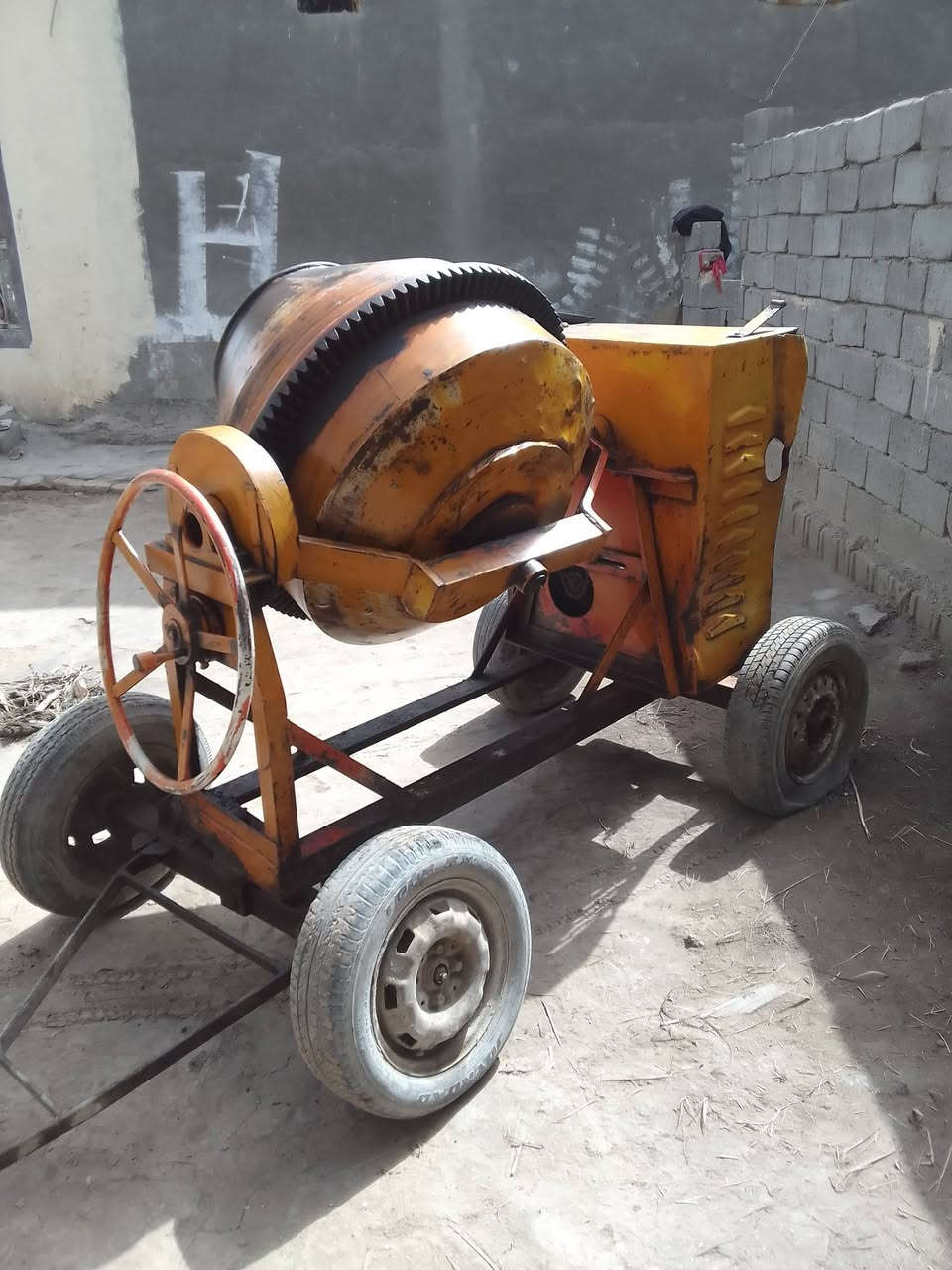 سلام عليكم خباطه للبيع  السعر خاص ***********
