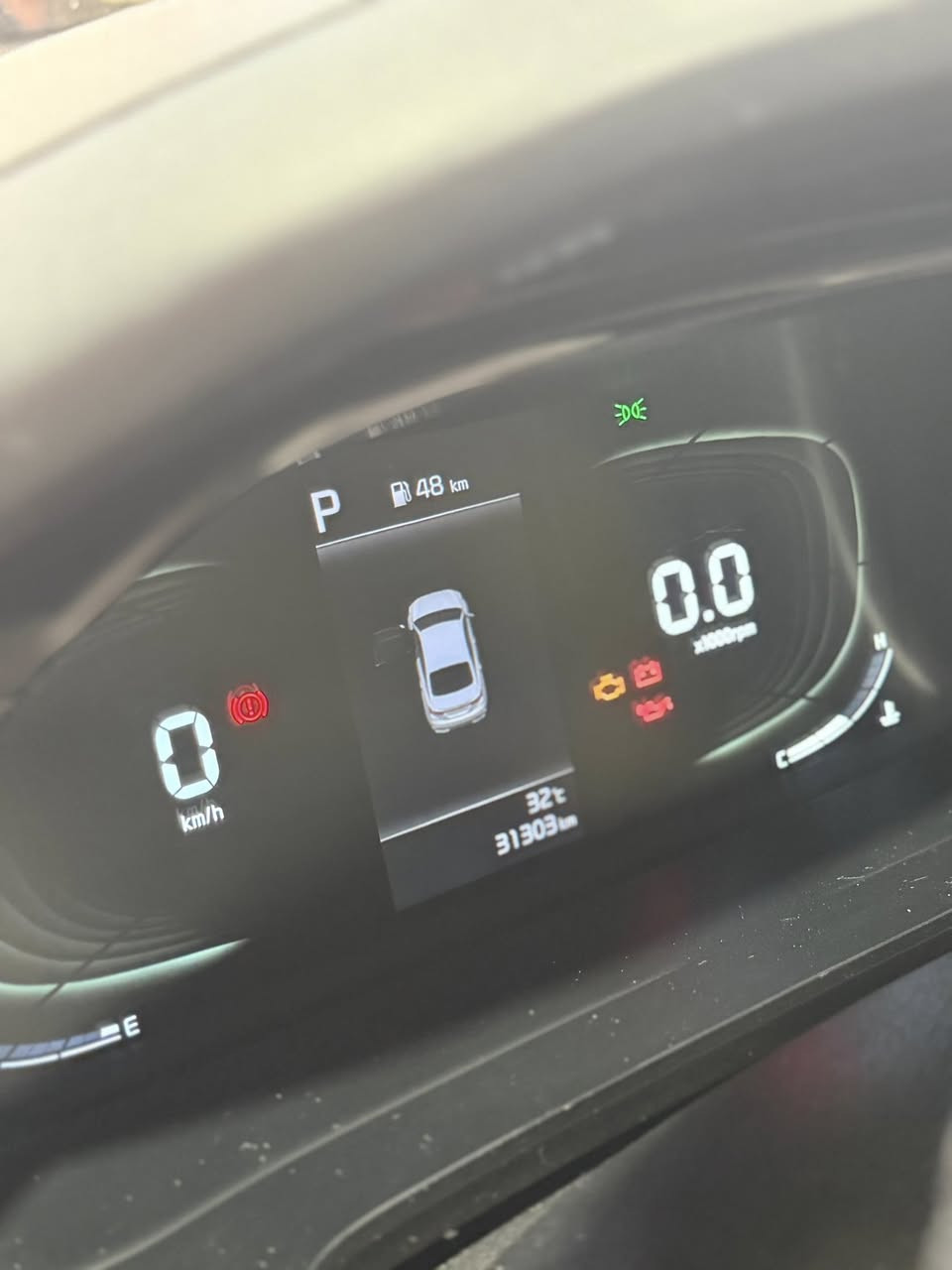 للبيع: Kia K3 2024 موديل 2024
🔹 مواصفات السيارة:
 • بصمة أبواب وتشغيل
 • فتحة سقف
 • أوتو هولد
 • كروز كونترول
 • إشارات بالمرايا
 • شاشة كبيرة تدعم Apple CarPlay
 • هندبريك بصمة

🔹 السيارة مكفولة كفالة عامة
🔹 ممشى السيارة: 31 ألف كم
🔹 السعر: 140 قابل للتفاوض البسيط

📞 للاستفسار: ***********
📍 الموقع: الموصل – مدينة المعارض الجديد
