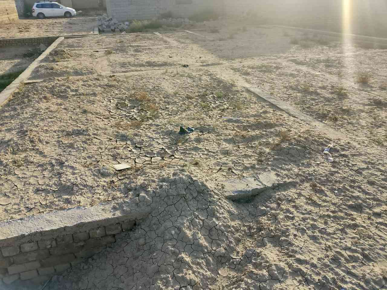 بتلو زراعي للبيع طابوك جديد ومدفون وكامل مساحته 200متر
قريب ع الصيطره مال السهلان منطقة حلو متوفر بيه كافة الخدمات 
يصير بضهر البانزين خانه الجديده اي استفسار  على رقم ***********

