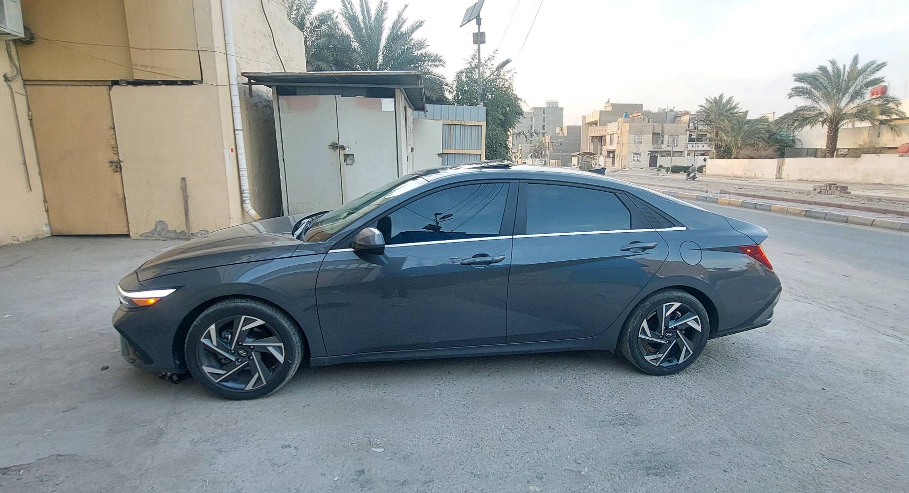 سلام عليكم النترا ۲۰۲۵ بدون صبغ 
النترا موديل ٢٠٢٥ بدون صبغ تعديل بارد فقط 
ماشية ١٤ الف قابل للزيادة فول مواصافت ايرباك دركة طاك فقط مكينة ٢٠٠٠ دوش منفيس بسمي مكاني بغداد
السعر والتفاصيل اكثر هاتف *********** 
يوجد وات ساب