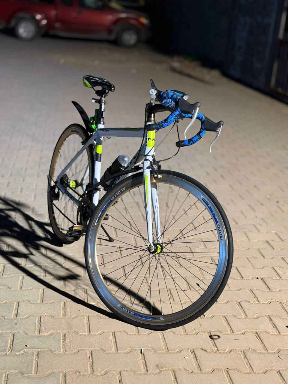 بايك رود نظيف فريم المنيوم حجم 29 سرعات اماميه 2 و سرعات خلفيه 7 بس بي طخات خفيفه موضحه بصورة من الشحن بلحاويات البايسكل خير من الله ما بي اي شي يعني تاخده و تمشي بي دينار واحد ما راح تصرف عليه السعر 200 قفل مكاني بغداد العامرية


**إذا كنت صاحب هذا الإعلان وتريد حذفه لأي سبب، رجاءا أرسل رسالة إلى الدعم الفني**