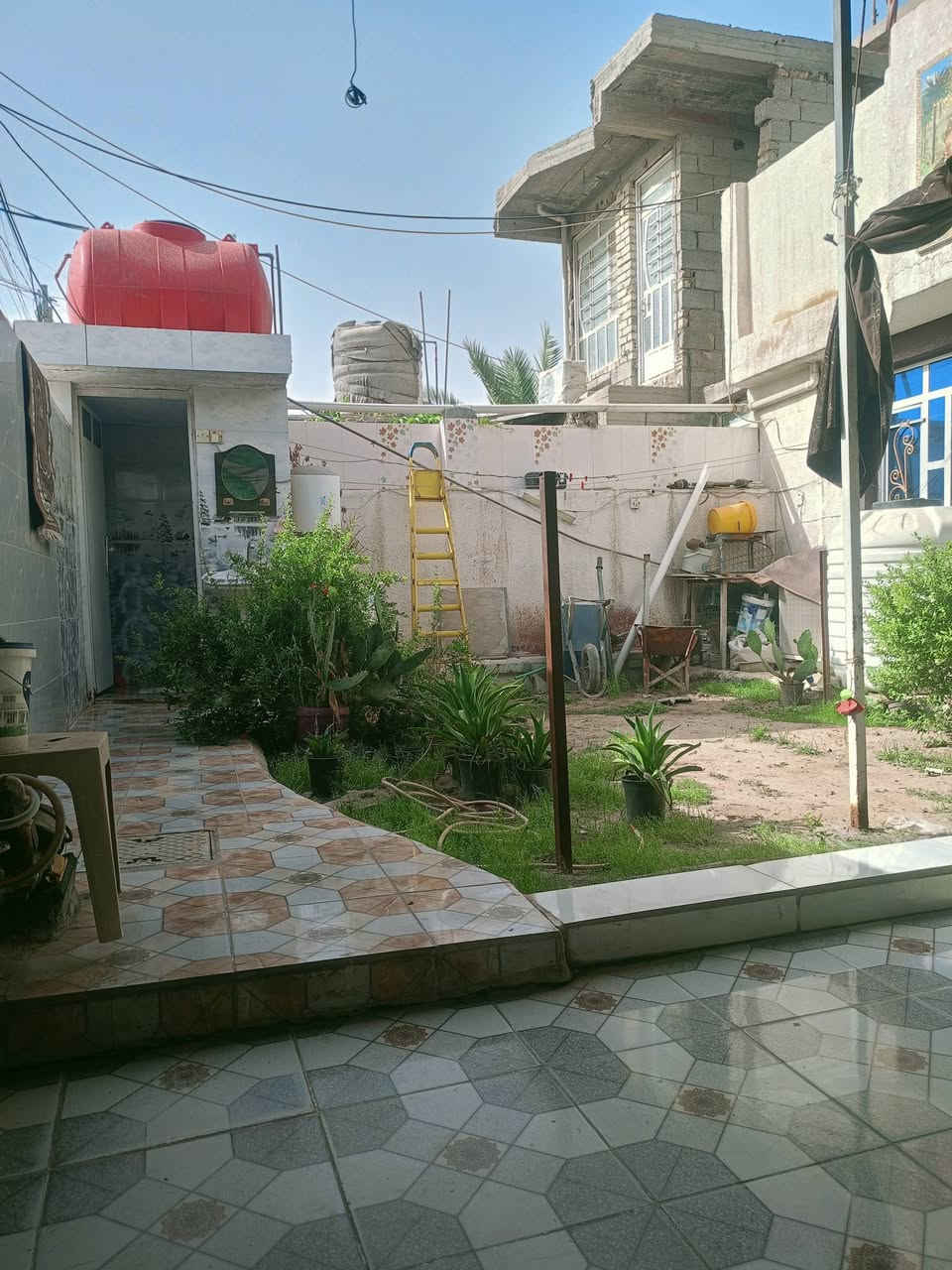 بيت للبيع مساحته 220 طابو صرف نهايت شارع 60 قرب مدرسة العتماد الاتصال ***********@
