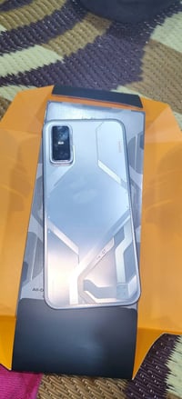 جهاز جيتي 30برو رام12 الجهاز مستخدم هواي كامل ملحقات حتى سماعاتة ويا ا...