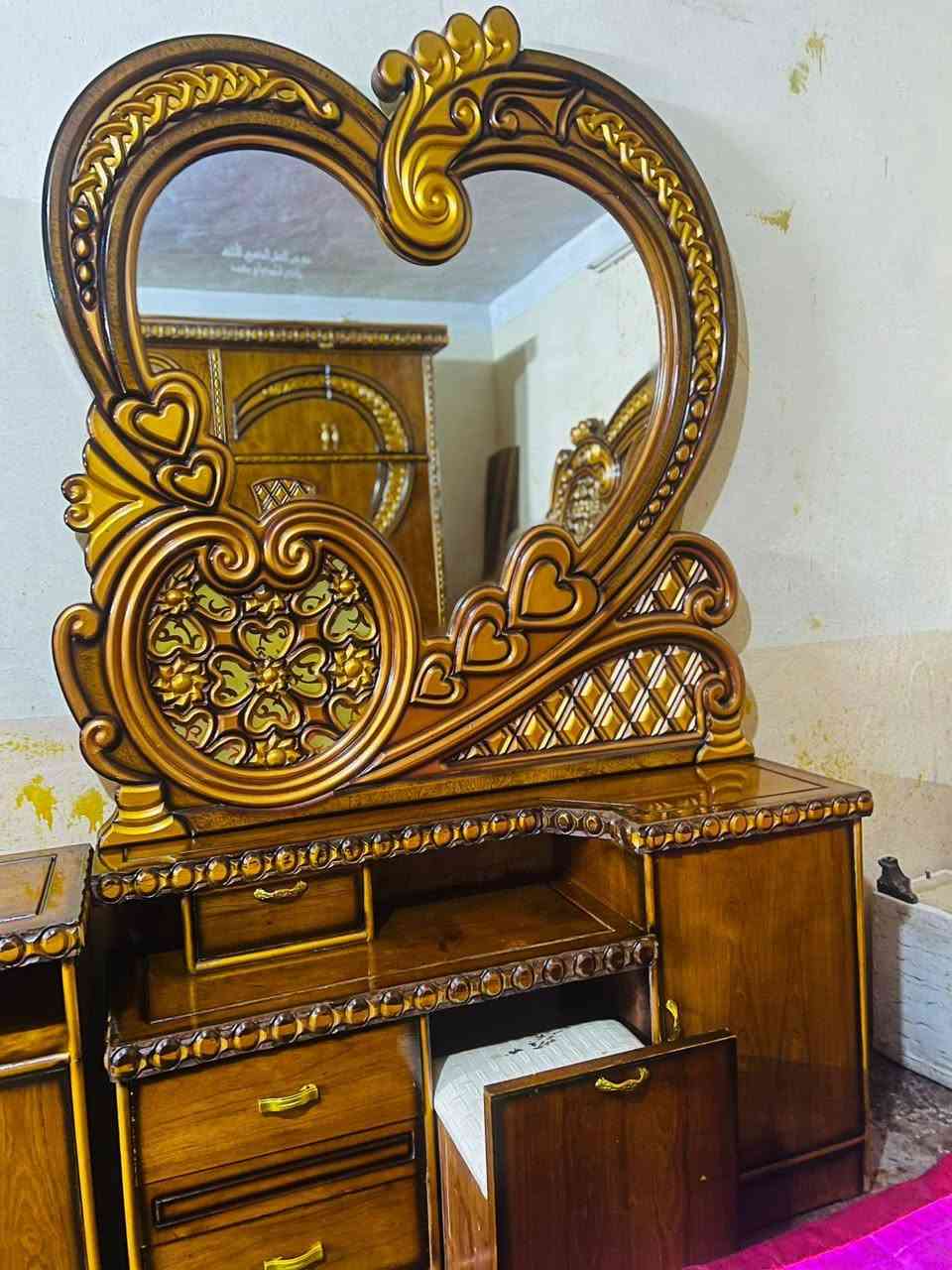 غرفه نوم صاج عراقي حطاطه شرط جيب وياك نجار نظيفه فول مابيه اي نقص بالواقع احلا من الصور السعر مليون وبيه مجال ***********
