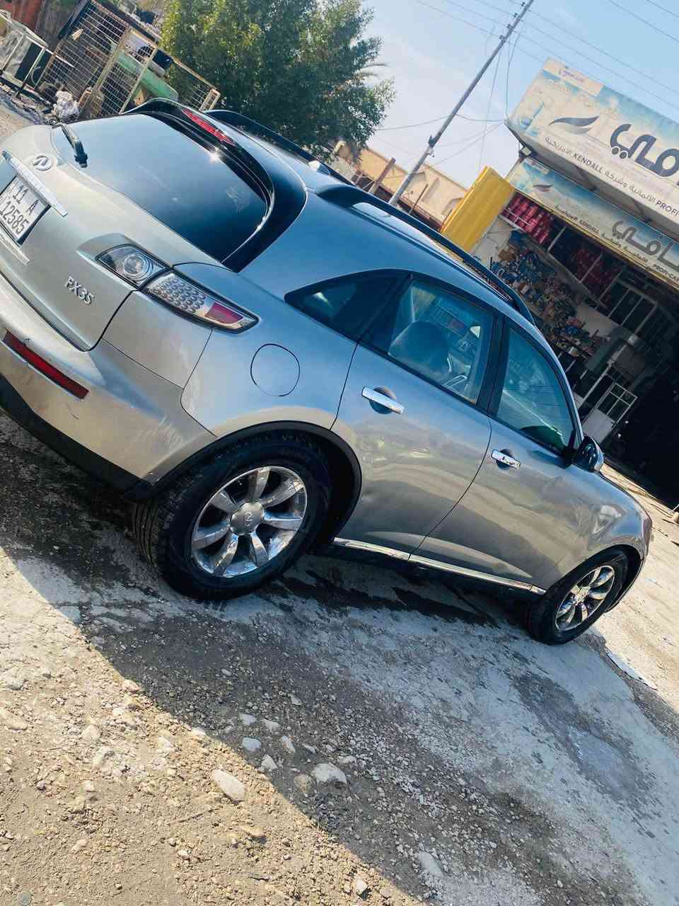 السلام عليكم ….للبيع او المراوس 
انفنتي fx35 موديل 2008 

بيها بخ قطعه وحده 
….
رقم بغداد جديد الدولي ب اسمي 
تحويل مباشر 
محرك مكفول 
كير مكفول 
تخم تاير جديد 
باتري جديد 
حدادية امامي خلفي نظيف  
السيارة جدا نظيفة 

فول مواصفات 1/1 
فتحة سقف 
مقاعد كهرباء 
مقاعد جلد وتدفئة 
تحكمات كامل 
تبريد مركزي قطعتين 
شاشة 
كامرة 
تحكات ستيرن 
ستيرن صعود نزول كهرباء 
4 جام اوتو 
ومواصفات اخرى ما ذكرتهن ..
السيارة فول اعلى فئة 
…نقصها مشط فقط 
مكان السيارة كربلاء / حي العباس 
السعر 85 بيها مجاال بسيط 

هـ/*********** كربلاء, العراق
