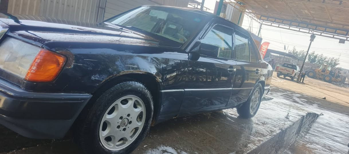 السلام عليكم/مارسيدس دب موديل92محور بطه 3000/في فيتي /غاز/بنزين/صلاح الدين/سنوية/ال2031/تبريد شغال/بئسمي رقم نكليزي صار4من دكيت ارقام (السعر) 66 بيها مجال /***********/الديوانية
