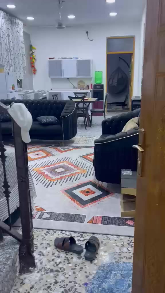 طابق ثاني للايجار مساحته 120  غرفتين نوم 
بين حي المعلمين والامين 
*********** اتصال او وتساب
غير متواجد على الفيس
