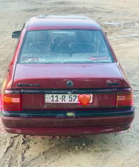 أوبل فيكترا • ١٩٩٣ • ورق