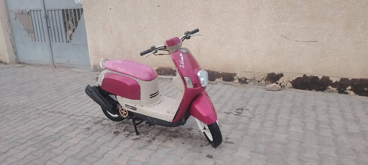 السلام عليكم دراجة ماكس بوليس بوش 49 بلادي ما مفتوح كلاجات رياضي  سعر 550 وبيه مجال مكان الكوت ***********
